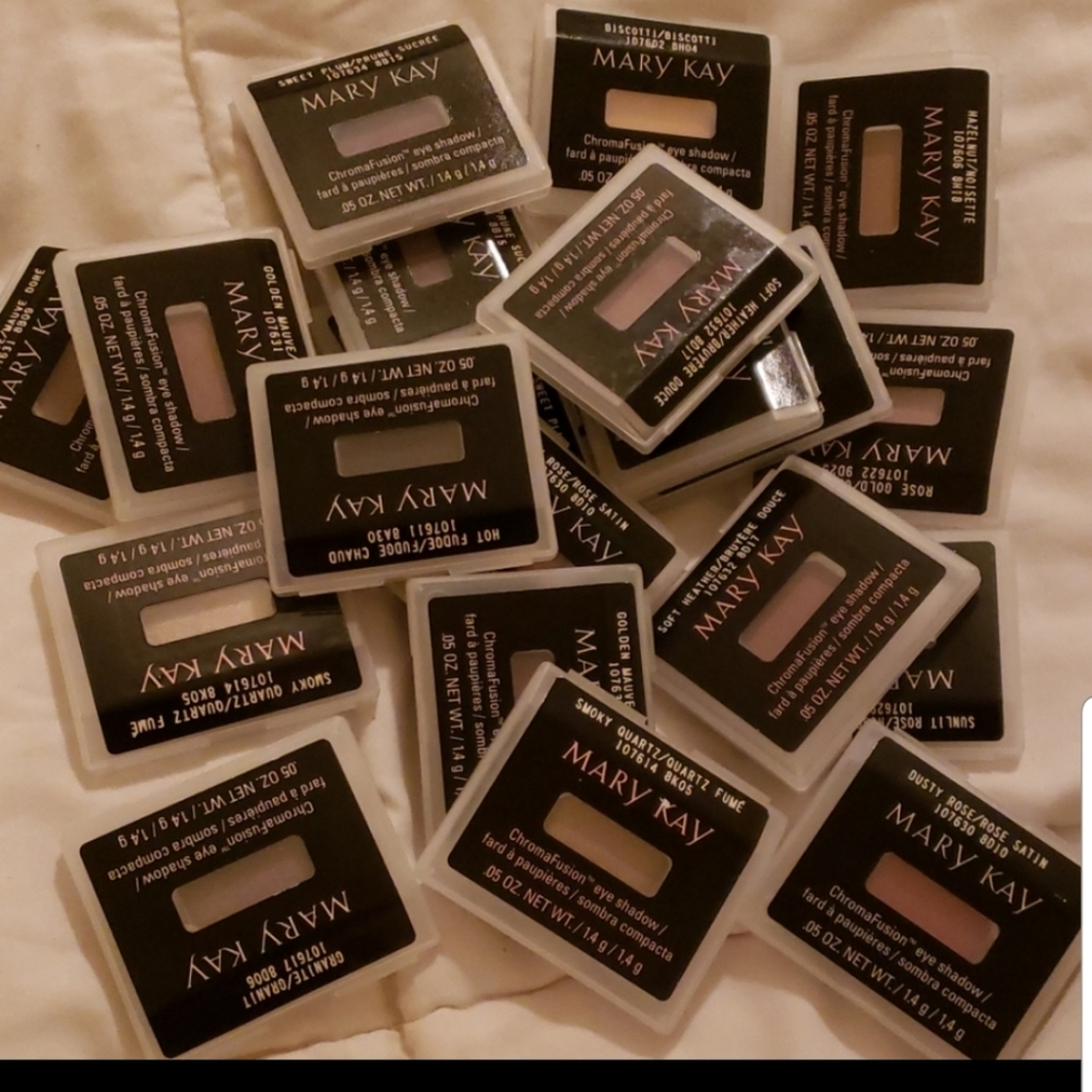 Mary Kay eye color bundle set of 4 colors. Hazelnu
